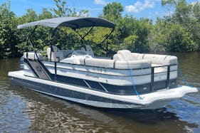 Hurricane FunDeck (2022) 243 w/ 150 HP Yamaha, Tow Bar in Cape Coral